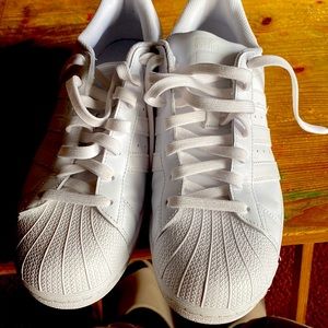 Adidas superstar men size 9